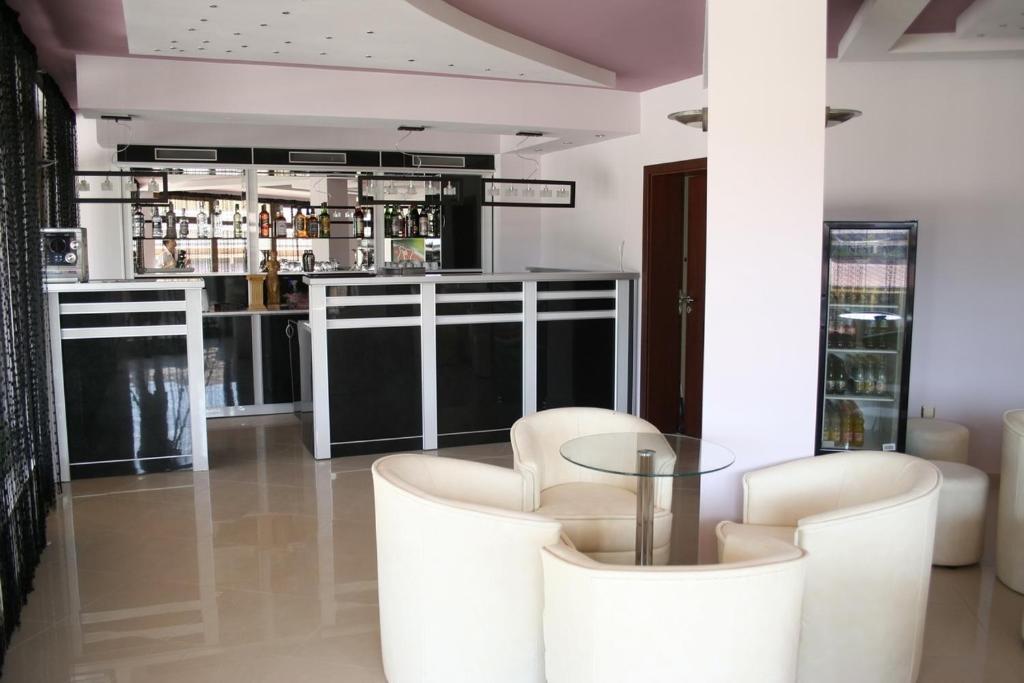 Hotel Akre Kavarna Exteriér fotografie