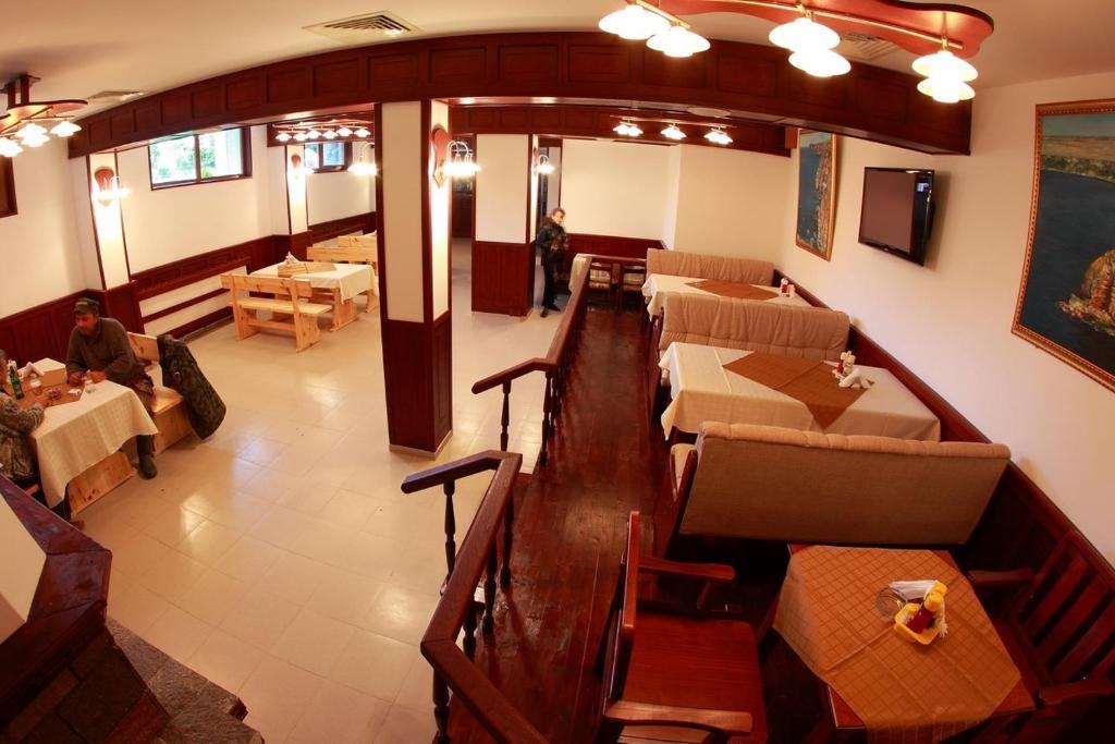 Hotel Akre Kavarna Exteriér fotografie